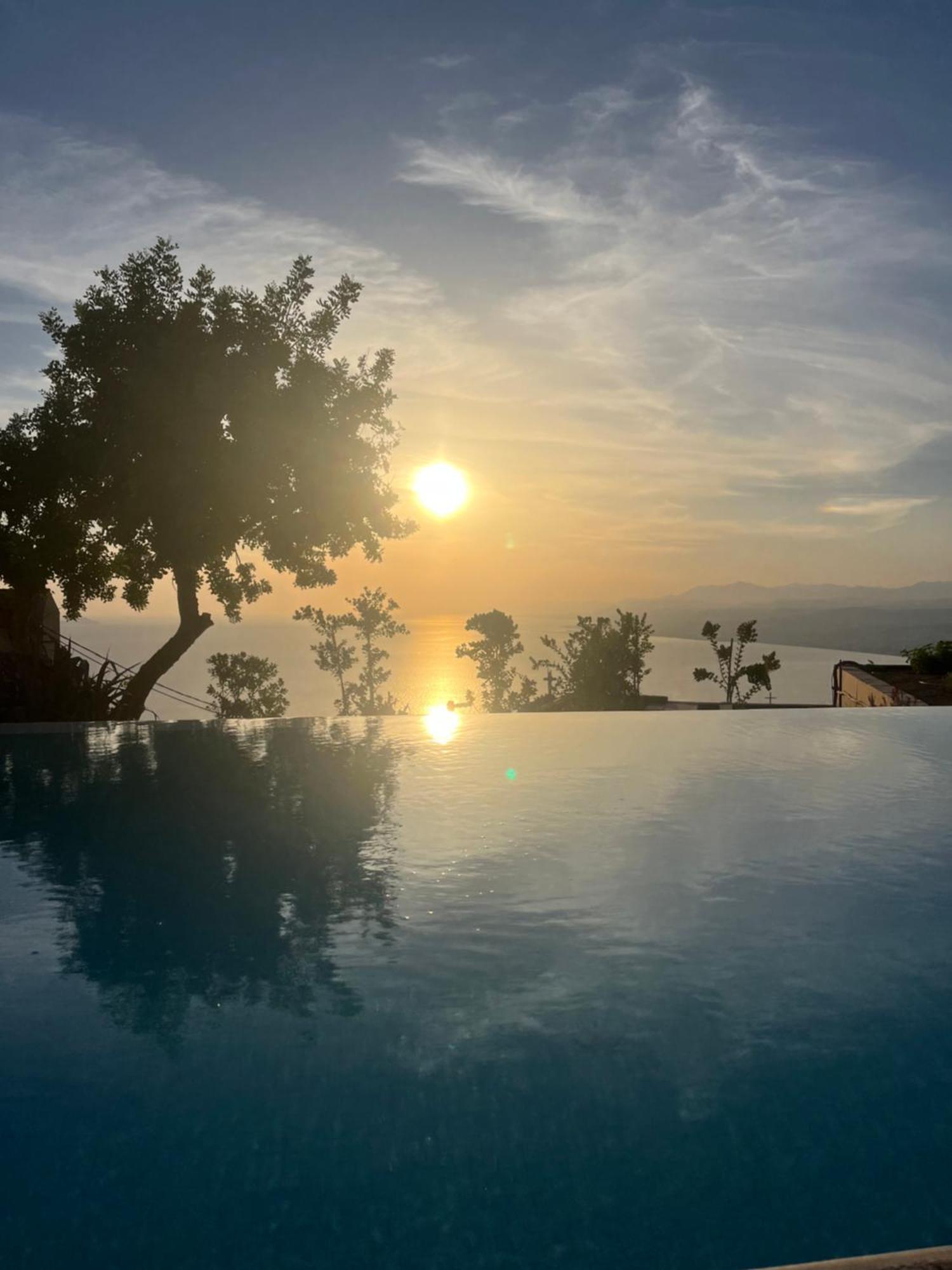 Plethora Luxury Suites Rodhia  Bagian luar foto